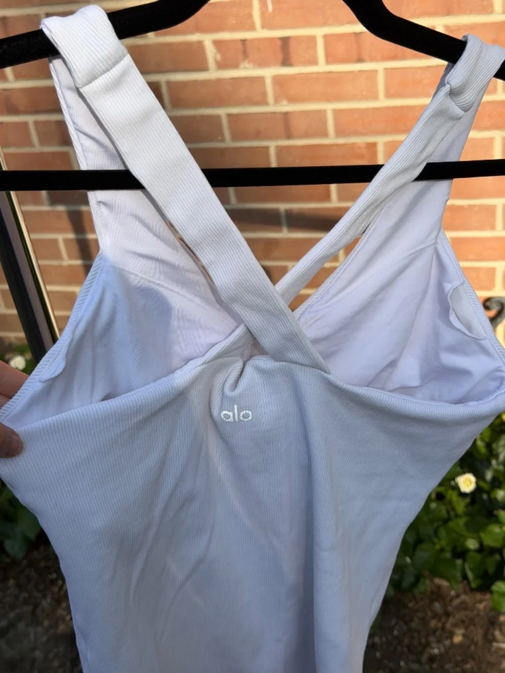 ALO Athletic V-Neck Top (Size L)